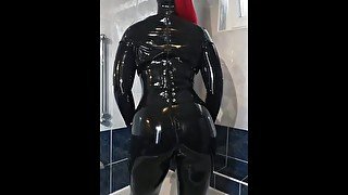 Bath time in latex