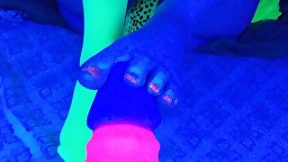 Raveella Blue Light Footjob / bad Dragon cum