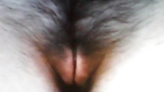 Hairy cunt close-up! Amateur!