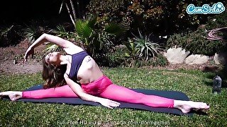 Super Horny Katie Kush Masturbates While Doing Yoga