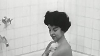 Raven ready for her daily bath (Vintage 1950s Pin-up)