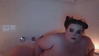 Join me in the bath! I lit some candles, made bubbles and treated myself to a long, hot orgasm! Arent I adorable?