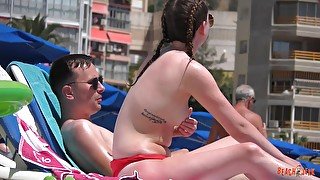 Boobs and sunbeds 20 - BeachJerk