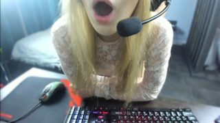 Russian girl-streamer fucked on the broadcast for CS:GO