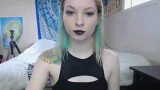 Colored hair slut performing fetish - burstpussy(dot)com