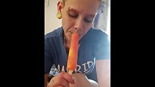 I love these popsicles so juicy and so yummy!part.3.