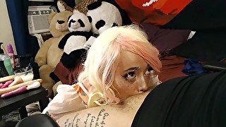 Teen cosplay slut Strawberry Princess BJ deepthroat and facial