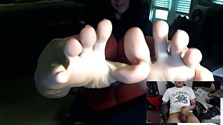 Dark Haired Milf Sets Up A Webcam And Does An Amazing Feet Joi