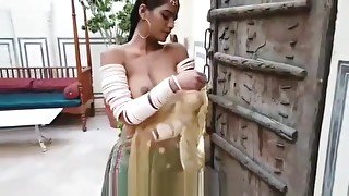 Royal Kamasutra Poonam pandey new