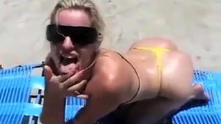 MILF take a facial on the beach