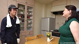 Curvy mature with fat ass, naked Japanese home XXX