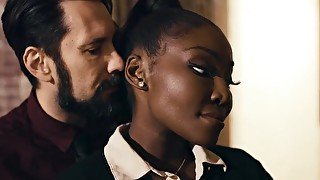 Real estate agent seduces client to close the deal