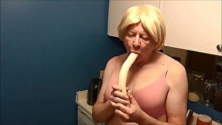 Naughty Gigi in pink - double dildo deep throat