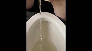 SLOWMO PEEING