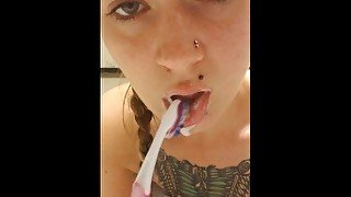 Queen's Messy mouth joi