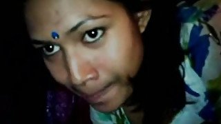 Amateur Indian girl is sucking hard cock in homemade sex video