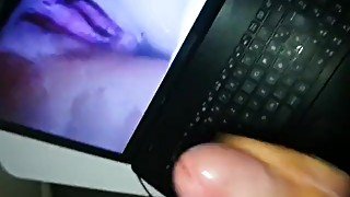 Beim Porno schauen den PC voll gespritzt