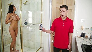 BANGBROS - Juan El Caballo Loco Sneaks Up On Stepmom Reagan Foxx In The Shower