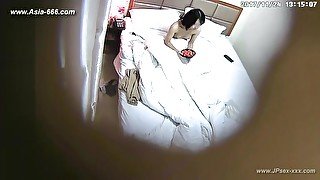 Hackers use the camera to remote monitoring of a lover's home ***