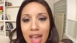 Hot Latina piece of ass receiving a black anaconda and moaning