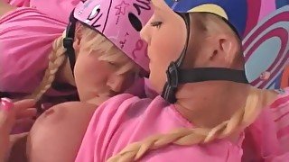 Skater teen lesbo licks out hot pink pussy