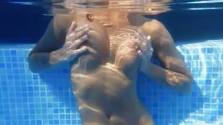 Underwater masturbate of beautiful boobs