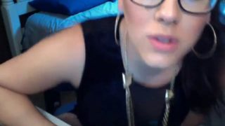 Sensuous tranny geek flirt