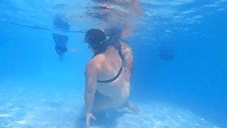 Hookah underwater sex