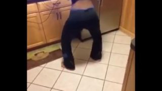 BIG BOOTY GIRLS TWERKING