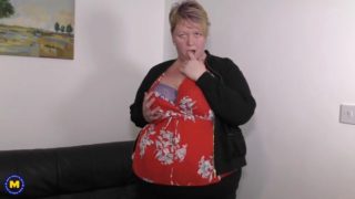 Big fat mature mom wants your cock