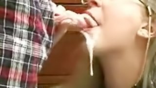 Innocent looking MILF gets an oral creampie