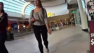 Yummy college girl ass in leggings jiggles while walking