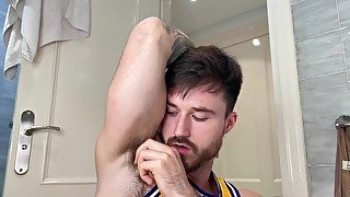 Macrophilia - armpit slave to gym bully