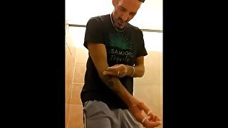 Nasty Fuckr & Gets Horned Up