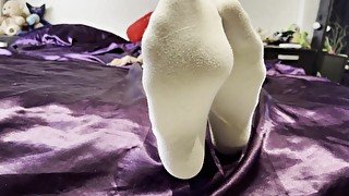 Sniff my dirty socks, loser (4k)