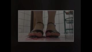 @tici_feet IG ticii_feet tici feet giantess style - crushing blueberries (preview video 2)