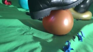 balloon popping