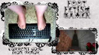 Sexy feet playing minecraft Pt 2