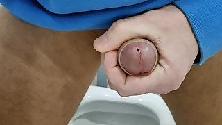 4K Cum in the toilet