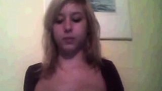 Webcam Slut shows Tits