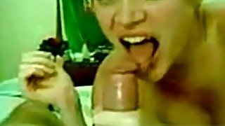 FAMOSAS ARGENTINAS PETEANDO Y TRAGANDO SEMEN