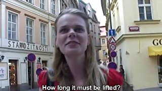 CZECH STREETS - VERONIKA BLOWS DICK FOR CASH