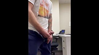 Quick CUM at the OFFICE