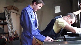 Postman fucked b ya top twink worker - CrunchBoy