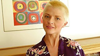 Attractive woman that loves oral sex!