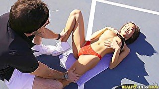 Vina Confirms That Teens 18+ Who Love Playing Tennis Fuc