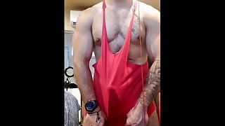 busting in my gym tank top!