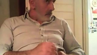 Hot mature bear cumming