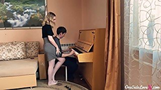 The piano teacher seduced the student