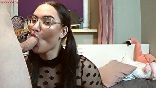 naughty schoolgirl gets fucked [ uczennica chce sie pieprzyc po szkole]